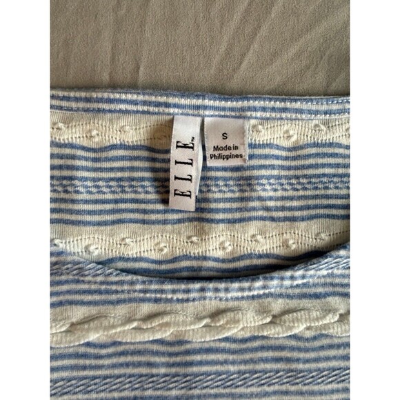 Elle white & blue striped Top size small - Picture 3 of 3